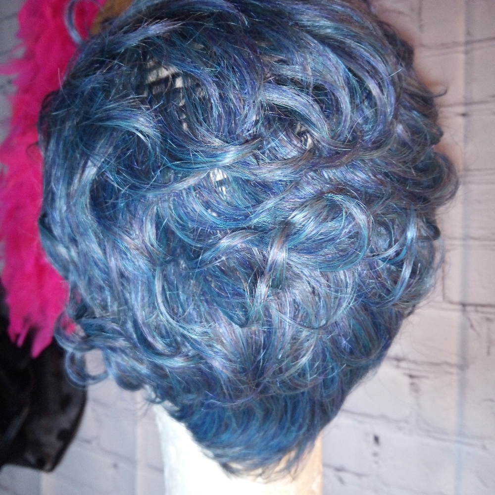 Blue synthetic pixie wig - Picture 3 of 5